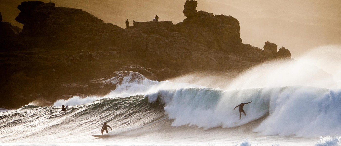 Spectacular Surfing
